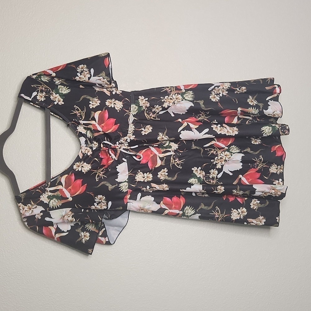 Ecupper floral print one piece swimsuit‎ with shorts underneath, size large